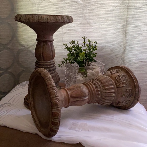 Two ceramic distressed candle holder - Picture 2 of 2